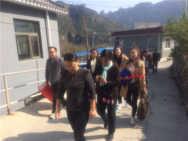 2017年易尚國際裝飾“關愛老人，你我做得到”公益行.jpg